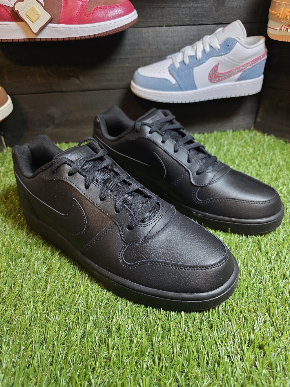12m Nike Ebernon Black Leather Low-Top Sneakers